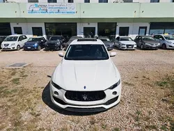 Bianco Usata 2018 Maserati Levante GranLusso SUV | 30.999 € (Buon prezzo)