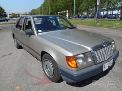 Usata 1985 Mercedes E260 Tre volumi | 3950 €