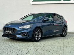 Blu/azzurro Usata 2022 Ford Focus ST-Line Tre volumi | 18.900 € (Buon prezzo)