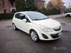 Beige Usata 2011 Opel Corsa Cosmo Tre volumi | 3950 € (Buon prezzo)