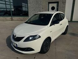 Bianco Usata 2022 Lancia Ypsilon Gold Due volumi | 9990 € (Buon prezzo)