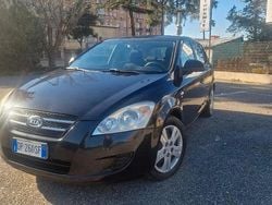 Nero Usata 2008 Kia Ceed Due volumi | 1999 €
