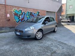 Grigio Usata 2010 Fiat Grande Punto Due volumi | 1799 € (Ottimo prezzo)