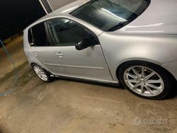 Grigio Usata 2004 VW Golf V Tre volumi | 4500 € (Molto cara)