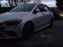 Argento Usata 2020 Mercedes B200 Monovolume | 24.000 € (Buon prezzo)