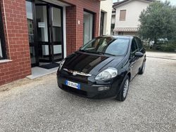 Nero Usata 2010 Fiat Grande Punto Due volumi | 2550 € (Buon prezzo)