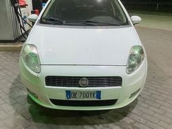 Bianco Usata 2007 Fiat Grande Punto Due volumi | 2500 € (Ottimo prezzo)