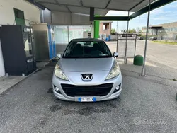 Grigio Usata 2009 Peugeot 207 Tre volumi | 2499 € (Ottimo prezzo)