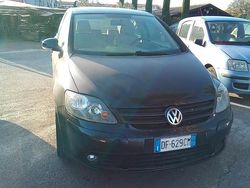 Nero Usata 2006 VW Golf V Comfortline Tre volumi | 4900 € (Cara)