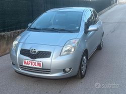 Bianco Usata 2008 Toyota Yaris Sol Tre volumi | 3300 € (Buon prezzo)