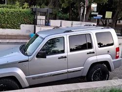 Usata 2008 Jeep Cherokee SUV | 10.500 € (Cara)