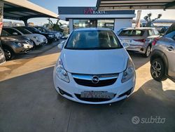 Bianco Usata 2009 Opel Corsa Enjoy Tre volumi | 3300 € (Buon prezzo)