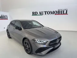 Grigio Nuova 2024 Mercedes A250 AMG Line Premium Plus Tre volumi | 37.500 € (Super prezzo)