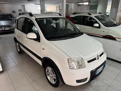 Bianco Usata 2010 Fiat Panda Climbing Tre volumi | 3999 € (Buon prezzo)