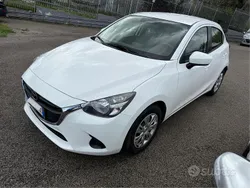 Bianco Usata 2017 Mazda 2 Exceed Tre volumi | 6990 € (Buon prezzo)