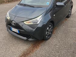 Grigio Usata 2019 Toyota Aygo Connect Style Due volumi | 10.400 € (Buon prezzo)