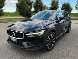Nero Usata 2020 Volvo V60 CC Business Edition Station wagon | 26.900 € (Buon prezzo)