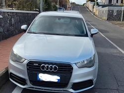 Grigio Usata 2011 Audi A1 Ambition Tre volumi | 3500 € (Super prezzo)