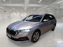 Argento Usata 2022 Skoda Octavia Executive Station wagon | 18.850 € (Cara)