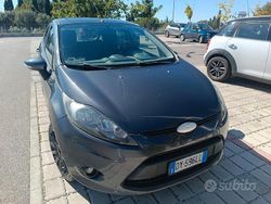 Nero Usata 2009 Ford Fiesta Titanium Due volumi | 3500 € (Buon prezzo)