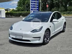 Bianco Usata 2021 Tesla Model 3 Long Range Tre volumi | 29.500 € (Buon prezzo)