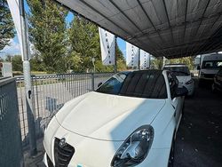 Bianco Usata 2015 Alfa Romeo Giulietta Quadrifoglio Due volumi | 16.500 € (Molto cara)