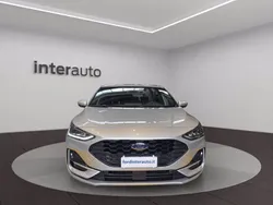 Argento metallizzato Usata 2024 Ford Focus ST-Line Tre volumi | 21.490 € (Buon prezzo)