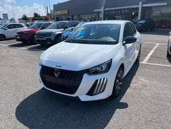 Bianco Nuova 2025 Peugeot 208 Style Due volumi | 19.490 € (Buon prezzo)