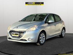 Grigio Usata 2015 Peugeot 208 Active Due volumi | 5700 € (Buon prezzo)
