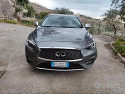 Grigio Usata 2016 Infiniti Q30 Business Executive SUV | 10.800 € (Buon prezzo)