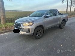 Grigio Usata 2022 Toyota HiLux Lounge Pick-up | 32.900 € (Buon prezzo)