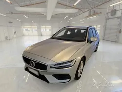 Hopea Käytetty 2021 Volvo V60 Business Edition Farmari | 21.950 € (Perustarjous)