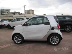 Bianco Usata 2015 Smart ForTwo Coupé Prime Due volumi | 7900 € (Buon prezzo)