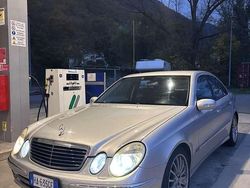 Usata 2005 Mercedes E320 Avantgarde Tre volumi | 4500 € (Super prezzo)