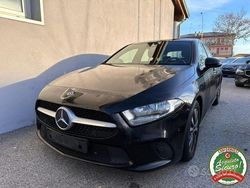 Nero Usata 2019 Mercedes A180 Executive Tre volumi | 22.900 € (Molto cara)