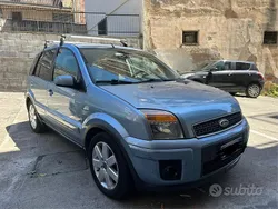 Usata 2006 Ford Fusion Due volumi | 2900 € (Buon prezzo)