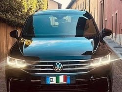 Nero Usata 2022 VW Tiguan R-line SUV | 29.700 € (Molto cara)