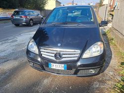 Nero Usata 2009 Mercedes A180 Avantgarde Tre volumi | 2000 € (Buon prezzo)
