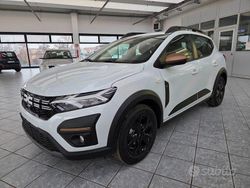 Bianco Nuova 2025 Dacia Sandero Extreme Tre volumi | 18.500 € (Buon prezzo)