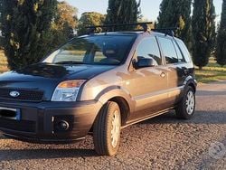 Usata 2009 Ford Fusion Tre volumi | 3000 € (Ottimo prezzo)