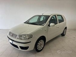 Bianco Usata 2011 Fiat Punto Active Tre volumi | 2800 € (Buon prezzo)