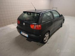 Nero Usata 2001 Seat Ibiza Tre volumi | 600 €