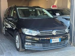 Nero metallizzato Usata 2017 VW Touran Comfortline Monovolume | 17.500 € (Buon prezzo)