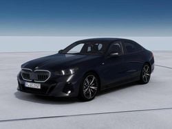 Grigio Nuova 2025 BMW 520 M Sport Tre volumi | 73.495 € (Molto cara)