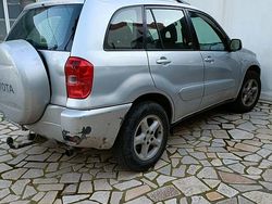 Usata 2005 Toyota RAV4 Station wagon | 3200 €