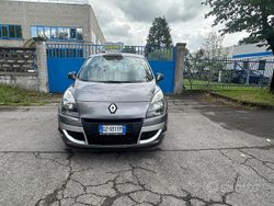 Grigio Usata 2010 Renault Scénic III Luxe Monovolume | 3800 € (Buon prezzo)