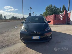 Nero Usata 2015 Toyota Aygo Cool Due volumi | 7500 € (Ottimo prezzo)