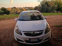 Bianco Usata 2010 Opel Corsa Due volumi | 2400 €