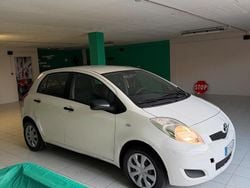 Bianco Usata 2009 Toyota Yaris Tre volumi | 3800 €