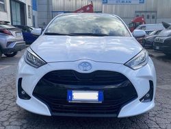 Bianco Usata 2024 Toyota Yaris Hybrid Trend Tre volumi | 21.500 € (Buon prezzo)